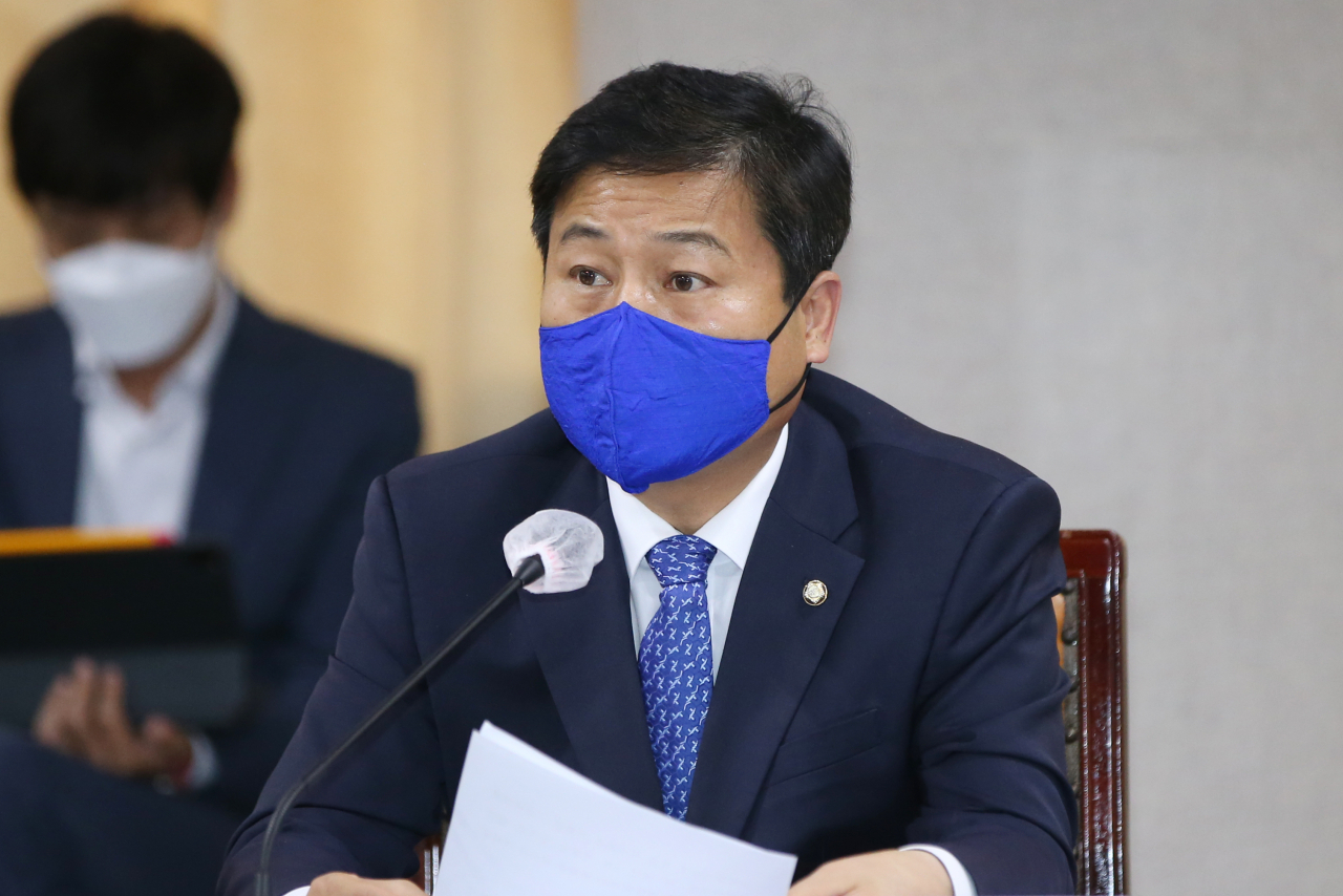 지난달 21일 오전 광주 서구 광주시청 중회의실에서 열린 더불어민주당-광주시 예산정책협의회에서 민주당 김영배 최고위원이 발언하고 있다. [연합]