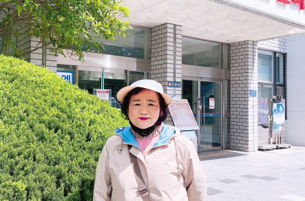 25년째 ‘얼굴 없는 후원자’로 지역사회에 봉사활동을 펼치고 있는 hy 프레시 매니저 김옥저씨.