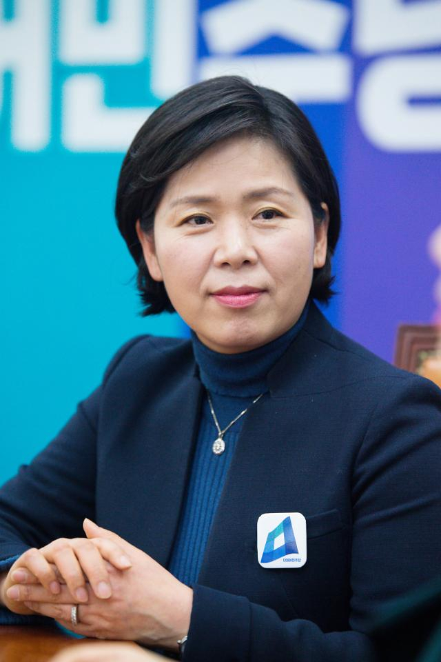 보좌진 성폭력 사건 관련 2차 가해 의혹을 받은 양향자 의원이 13일 더불어민주당을 탈당했다.
