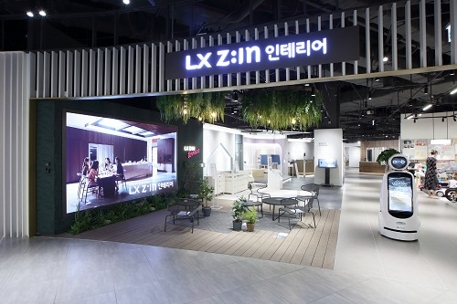 LX하우시스가 대구광역시 신세계백화점 대구점에 오픈한 LX지인 인테리어지인 스퀘어. [LX하우시스 제공]