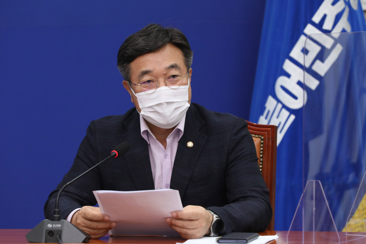 더불어민주당 윤호중 원내대표가 14일 오전 국회에서 열린 최고위원회의에서 발언하고 있다. [연합]