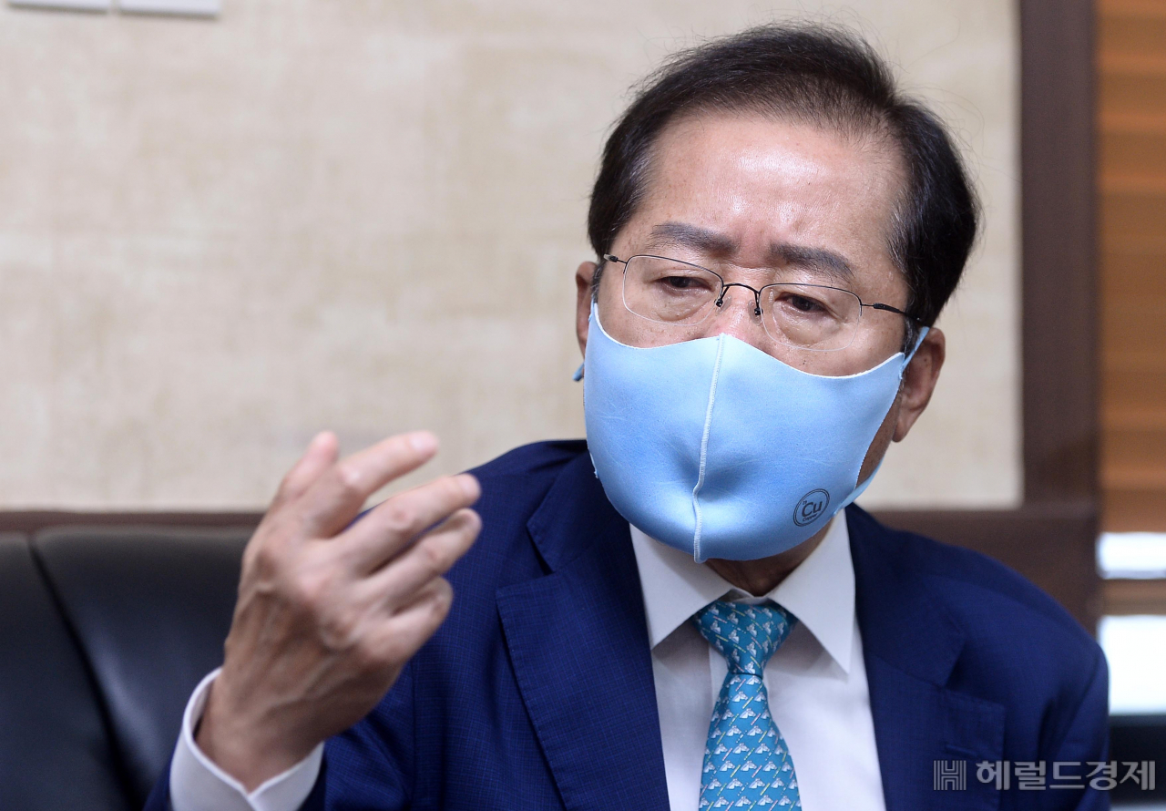 대권에 도전하는 홍준표 국민의힘 의원이 지난 13일 오후 서울 여의도에 있는 모처에서 본지와 인터뷰를 하고 있다. [이상섭 기자/babtong@heraldcorp.com]