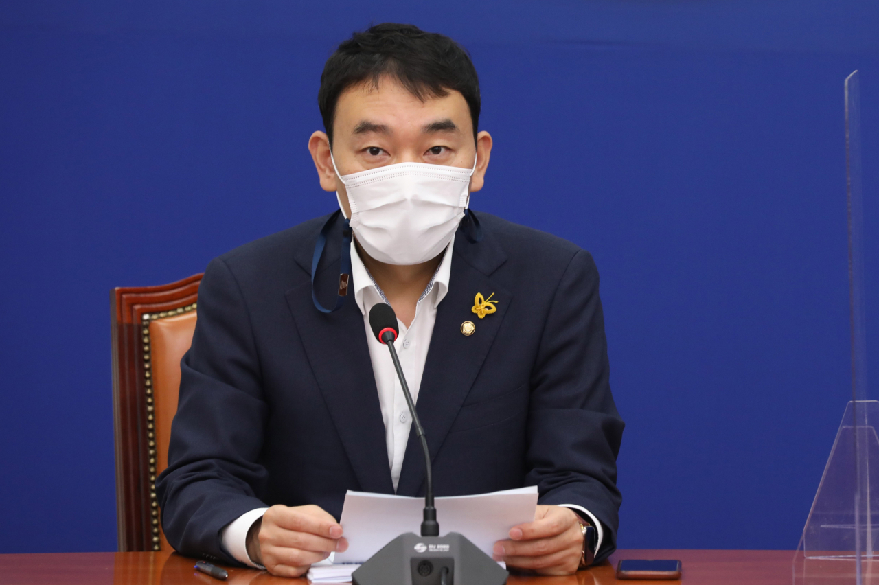 더불어민주당 김용민 최고위원이 14일 오전 국회에서 열린 최고위원회의에서 발언하고 있다. [연합]