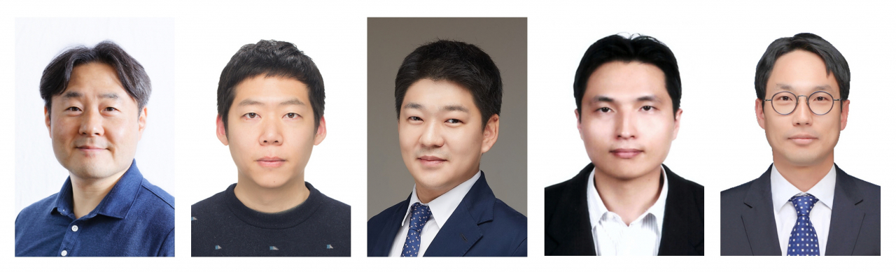 2021년 삼성미래기술육성사업 지정테마 연구지원 과제에 선정된 교수진. 사진 왼쪽부터 연세대 황도식 교수, 서울대 송용수 교수, 인하대 김민구 교수, 포스텍 최수석 교수, 동국대 정권범 교수 [삼성전자 제공]