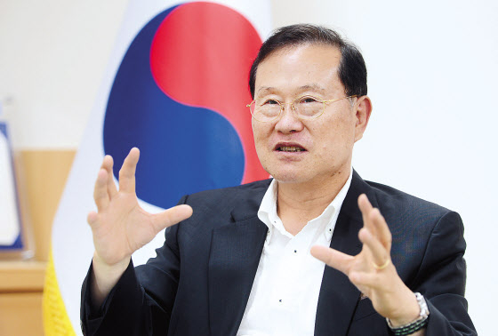 김순은 자치분권위원회 위원장이 지난 8일 정부서울청사에서 헤럴드경제와 인터뷰를 갖고 있다. 이상섭 기자