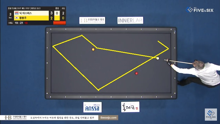 ‘인간 줄자’도 긴장하면 실수한다. 3세트 3이닝에서 얇게 뒤돌리기를 두께 미스로 실수한 장면. 이게 빌미가 돼 이번 결승전에서 처음 역전을 허용하기도 했다. [파이브앤식스 중계화면 캡처]