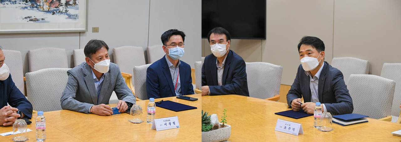 지난 9일 포스코센터에서 포스코 조주익 수소사업실장(맨 오른쪽)과 두산중공업 이광열 TM BU장(왼쪽 사진 가운데)이 암모니아 연료 발전기술 공동개발 방안에 대해 협의하고 있다. [포스코 제공]