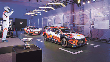 i20쿠페 WRC 랠리카와 i30 패스트백 N 경주차