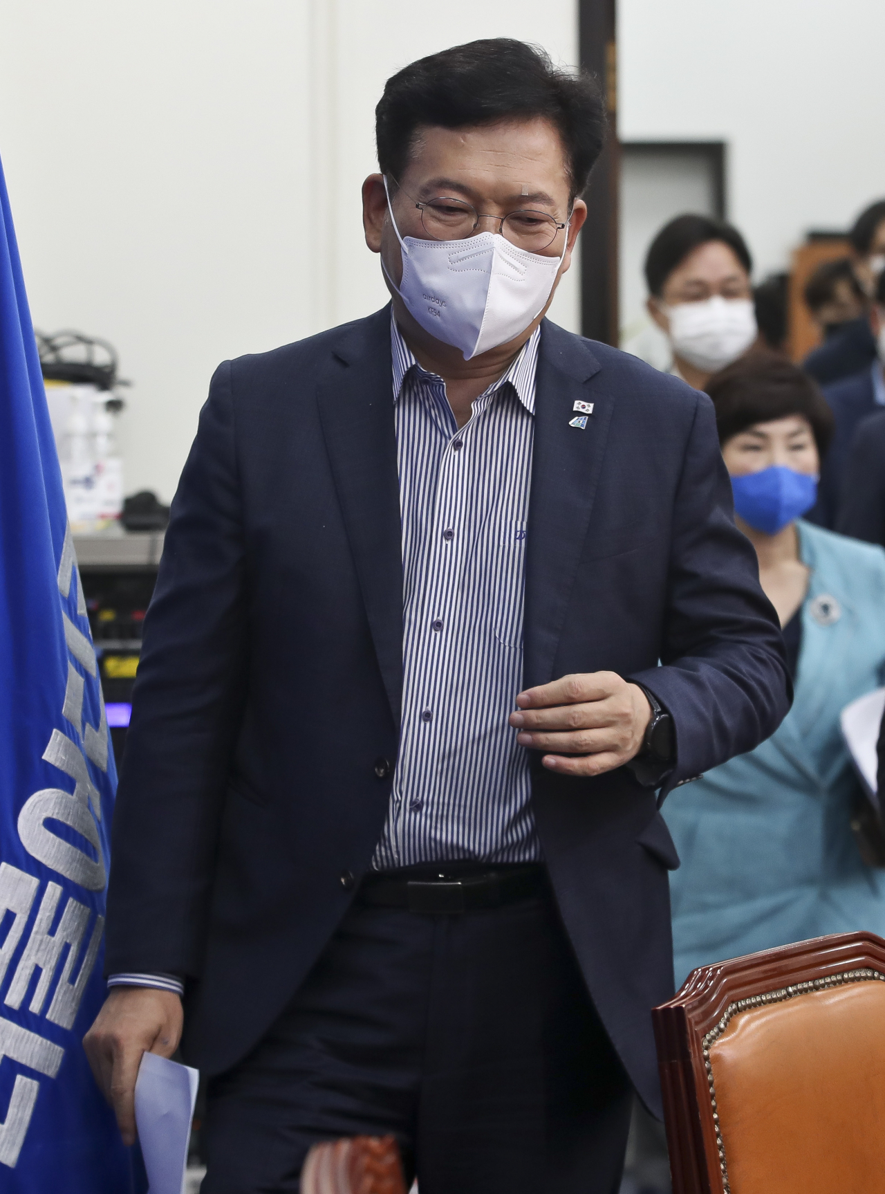 더불어민주당 송영길 대표가 21일 서울 여의도 국회에서 열린 최고위원회의에 참석하고 있다. 연합뉴스