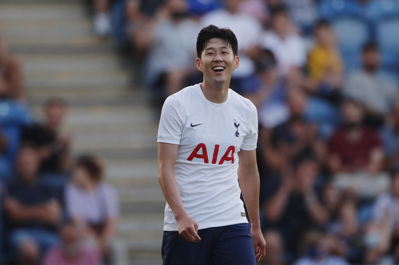 손흥민이 22일(한국시간) 열린 프리시즌 경기에서 1골2도움을 기록하며 팀의 3-0 승리를 이끌었다.[로이터]