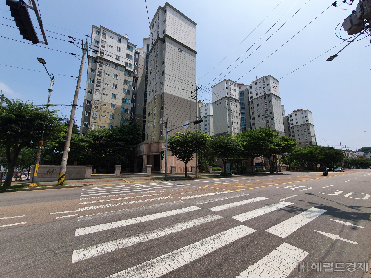 서울 옆 인천, 가장 먼 제주…매맷값·전셋값 상승률 전국 최고치 [부동산360]