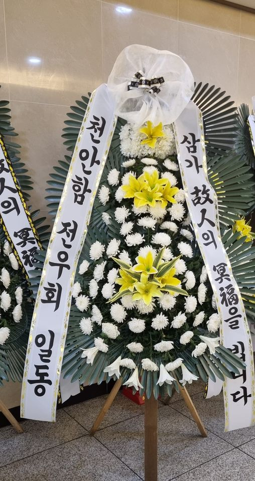 국가보훈처는 22일 천안함 폭침 희생자 고(故) 정종율 해군 상사의 부인 정경옥 씨가 별세한 이후 홀로 남겨진 외아들과 관련해 “제도상 다각적 지원을 통해 자녀가 성년으로 성장하는데 큰 어려움이 없도록 최선을 다하겠다”고 밝혔다. 자료사진. [최원일 전 천안함 함장 페이스북 캡처]