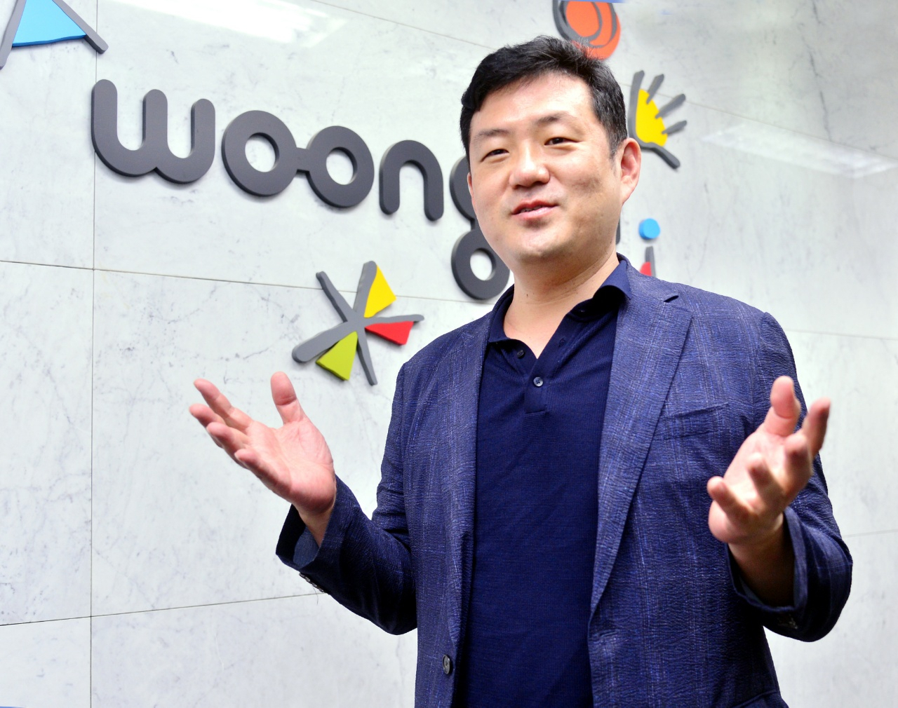 이재진 웅진씽크빅 대표이사는 2014년 학습지 시장이 저출산의 위기로 회원수가 감소하자 디지털을 돌파구로 삼아 연구개발(R&D) 투자를 통해 웅진씽크빅을 에듀테크 기업으로 성장시킨 주역이다. 그는 코로나19로 에듀테크 시장이 급증한데 이어 향후에는 학교 현장에서 디지털 기기로 수업을 하는 ‘온 앤 오프’ 교육이 균형을 찾아갈 것으로 전망했다. [박현구 기자]