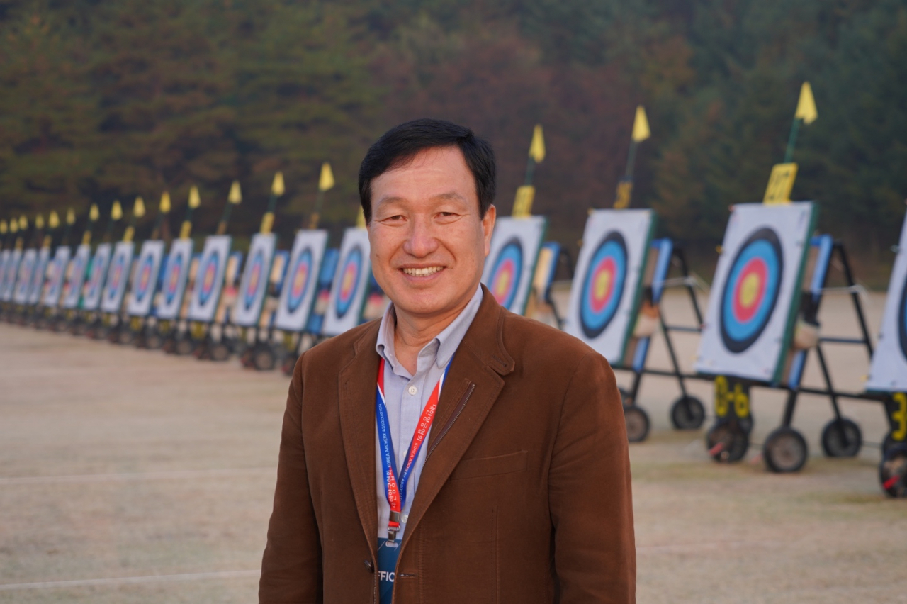 2020 도쿄올림픽에 나서는 태극궁사들의 '음지의 총감독'으로 불리며 행정을 책임지고 있는 장영술 양궁협회 부회장. 연합뉴스