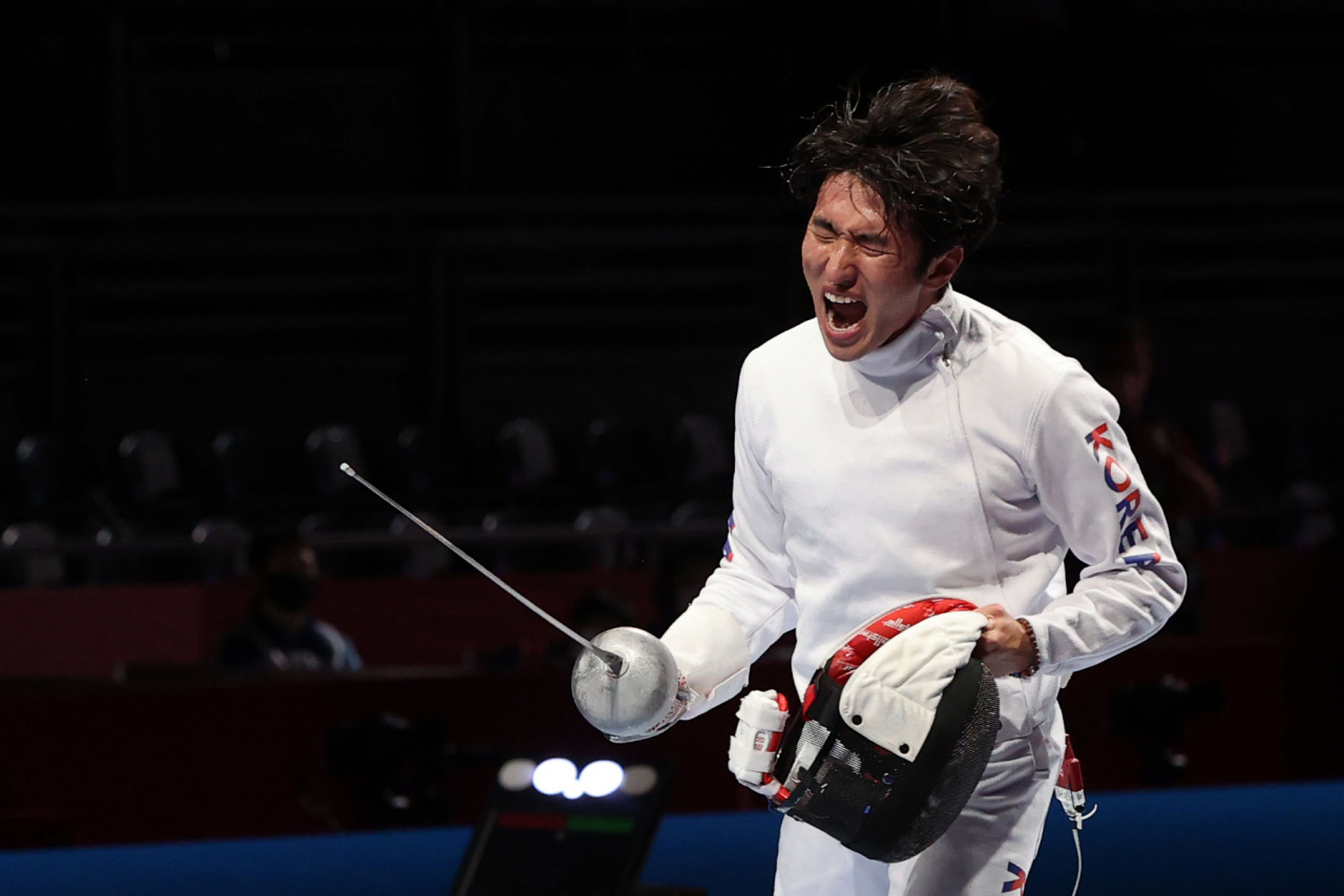 25일 일본 마쿠하리 메세홀에서 열린 도쿄올림픽 펜싱 남자 에페 32강전 한국 박상영-미국 호일. 박상영 15-10 승리. 박상영이 마지막 득점 후 환호하고 있다. 연합뉴스