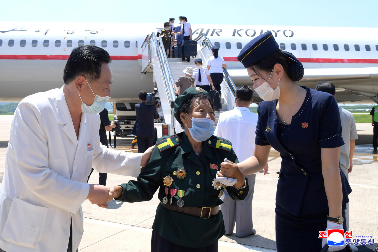 North Korea's war veterans arrive in Pyongyang on July Sunday to attend a national conference to celebrate the 68th anniversary of the Korean War armistice on July 27. (KCNA-Yonhap)