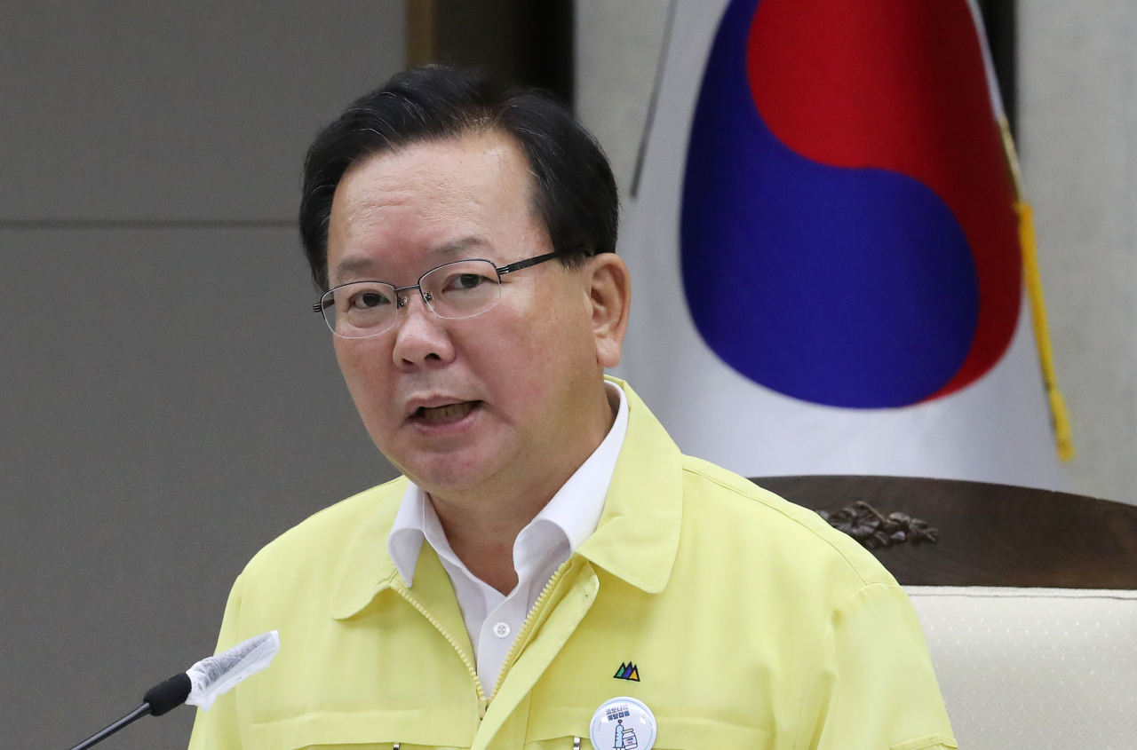 김부겸 국무총리가 28일 오전 정부세종청사에서 열린 코로나19 대응 중앙재난안전대책본부 회의를 주재하며 발언하고 있다.[연합]