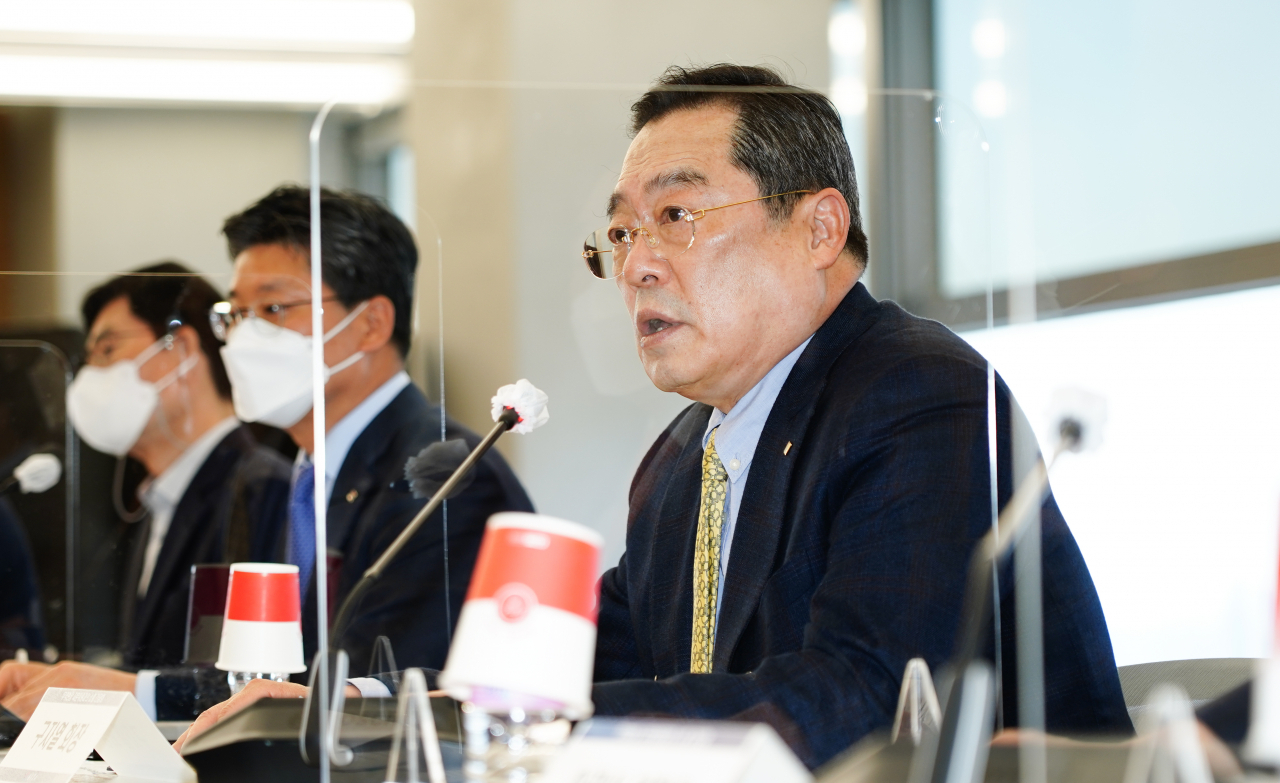 지난 4월 5일 삼성동 트레이드타워에서 개최된 '무역현장 자문위원들과의 소통 간담회'에서 무역협회 구자열 회장이 발언하고 있다. [무역협회 제공]