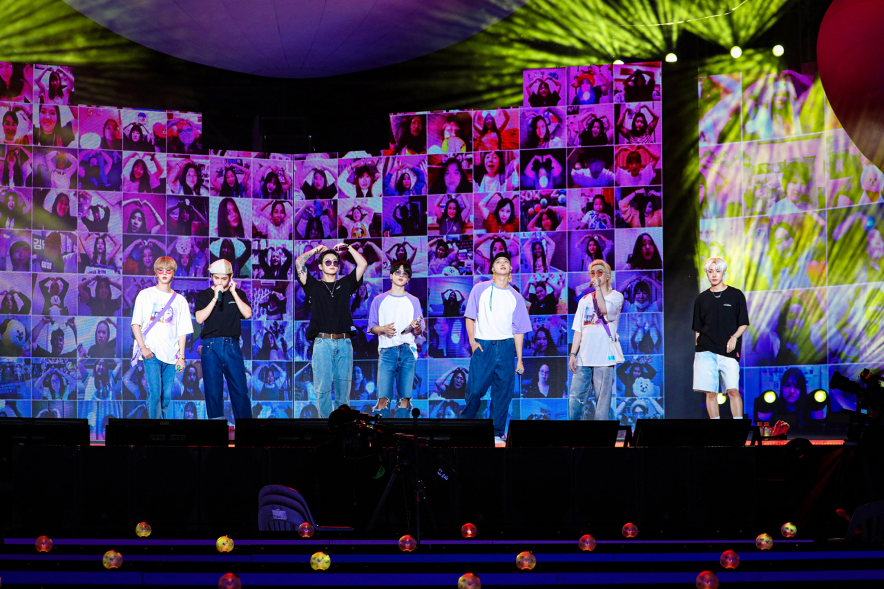 방탄소년단의 행보는 음악을 넘어선다. 자신들의 목소리를 통해 ‘청년 세대’를 대변하고, 새로운 이정표를 제시한다. [빅히트 뮤직 제공]