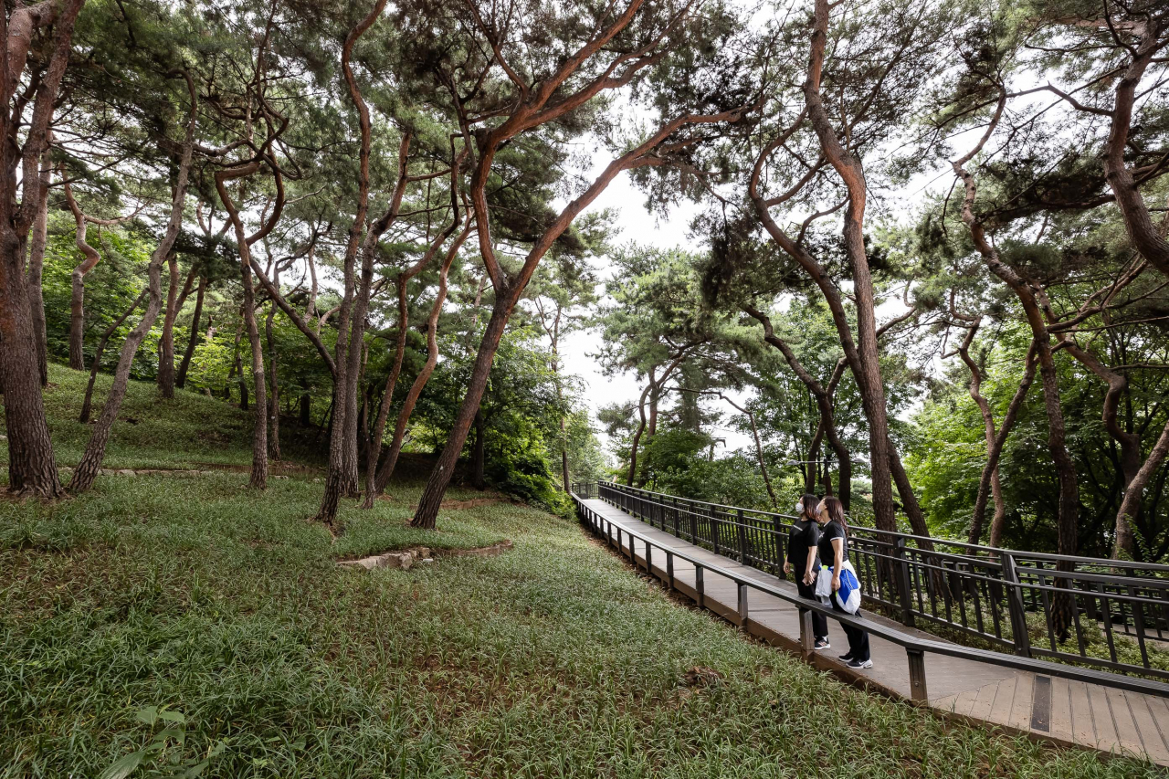 아차산 동행숲길. [광진구 제공]