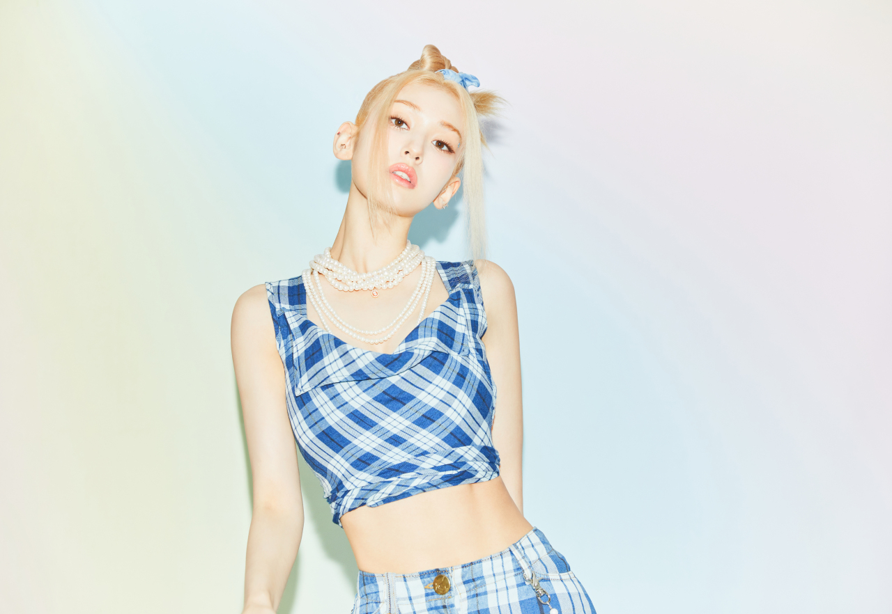 Teaser image of Jeon Somi's new single "Dumb Dumb." (The Black Label)