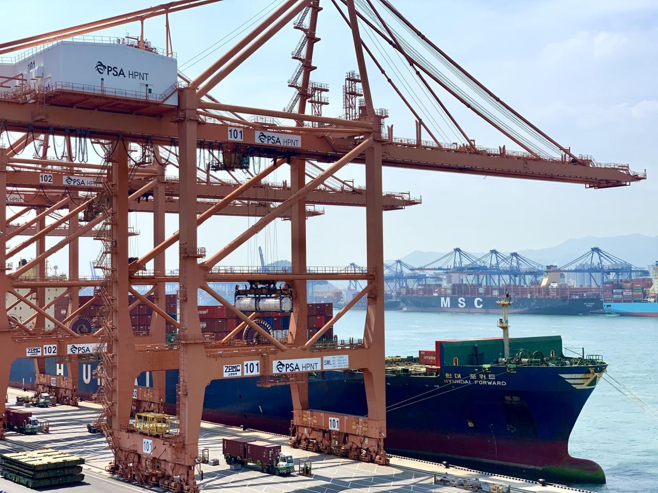An HMM container carrier docked at a port in Busan. (Yonhap)