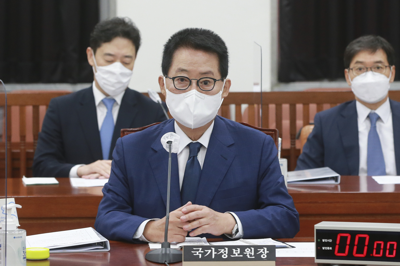 박지원 국가정보원장이 3일 오전 서울 여의도 국회에서 열린 정보위원회 전체회의에 출석하고 있다. [이상섭 기자/babtong@heraldcorp.com]