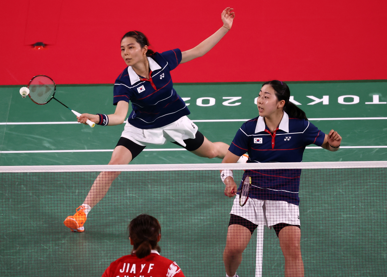 지난달 31일 일본 무사시노노모리 종합 스포츠플라자에서 열린 도쿄올림픽 배드민턴 여자 복식 준결승 한국 김소영-공희용 대 중국 천칭천-자이판 경기 모습. [연합]