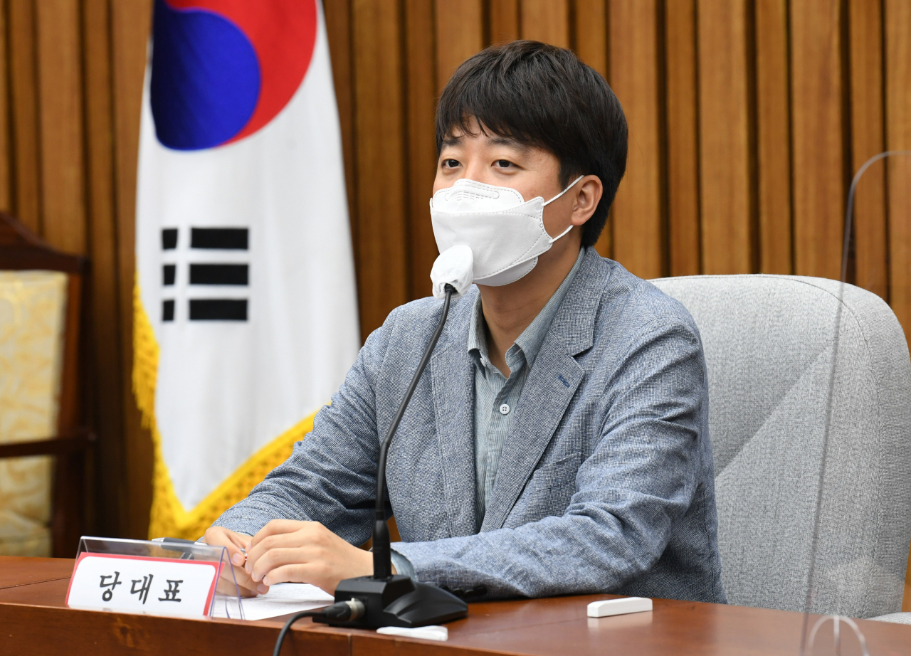 이준석 국민의힘 대표가 4일 오전 서울 여의도 국회에서 열린 당대표 주재 신임 시·도당 위원장 회의에서 발언하고 있다. [헤럴드경제=이상섭 기자]