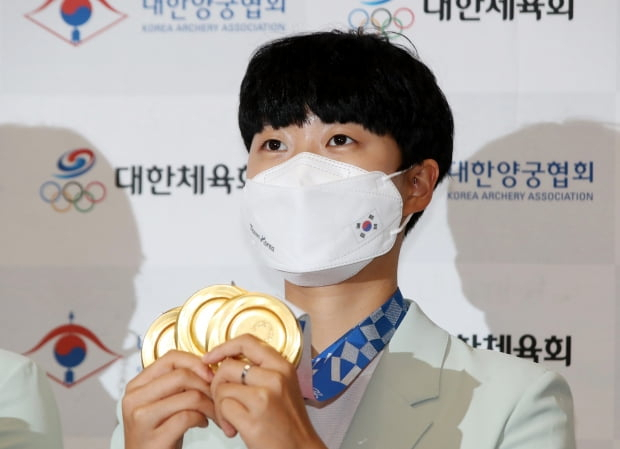 한국인 최초 하계 올림픽 3관왕 안산