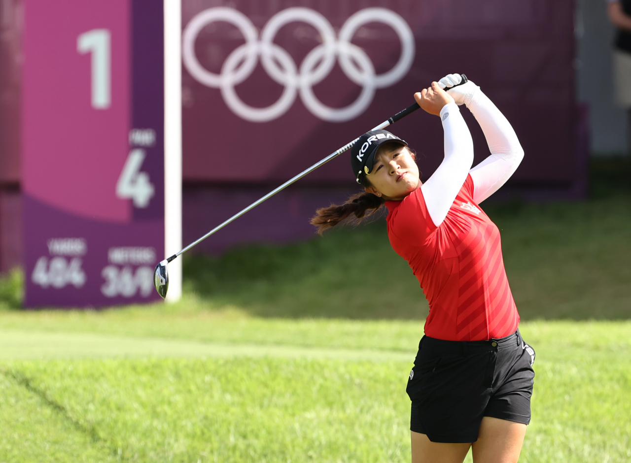 김세영이 6일 일본 사이타마현 가스미가세키 컨트리클럽에서 열린 도쿄올림픽 여자골프 3라운드서 1번홀 티샷을 날리고 있다. 연합뉴스