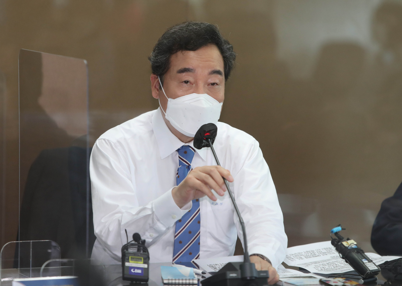 이낙연 더불어민주당 대선 경선 후보가 지난 6일 오후 대구 달서구 한국노총 대구본부에서 노동정책 간담회를 하고 있다. [연합]
