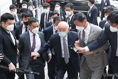 경호받는 전두환