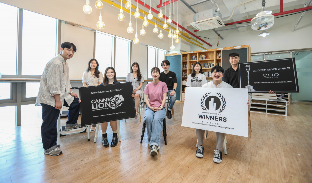 동서대 LINC+사업단의 융합 캡스톤 디자인을 수행한 학생들의 아이디어가 세계 3대 광고제를 석권했다. [동서대 제공]
