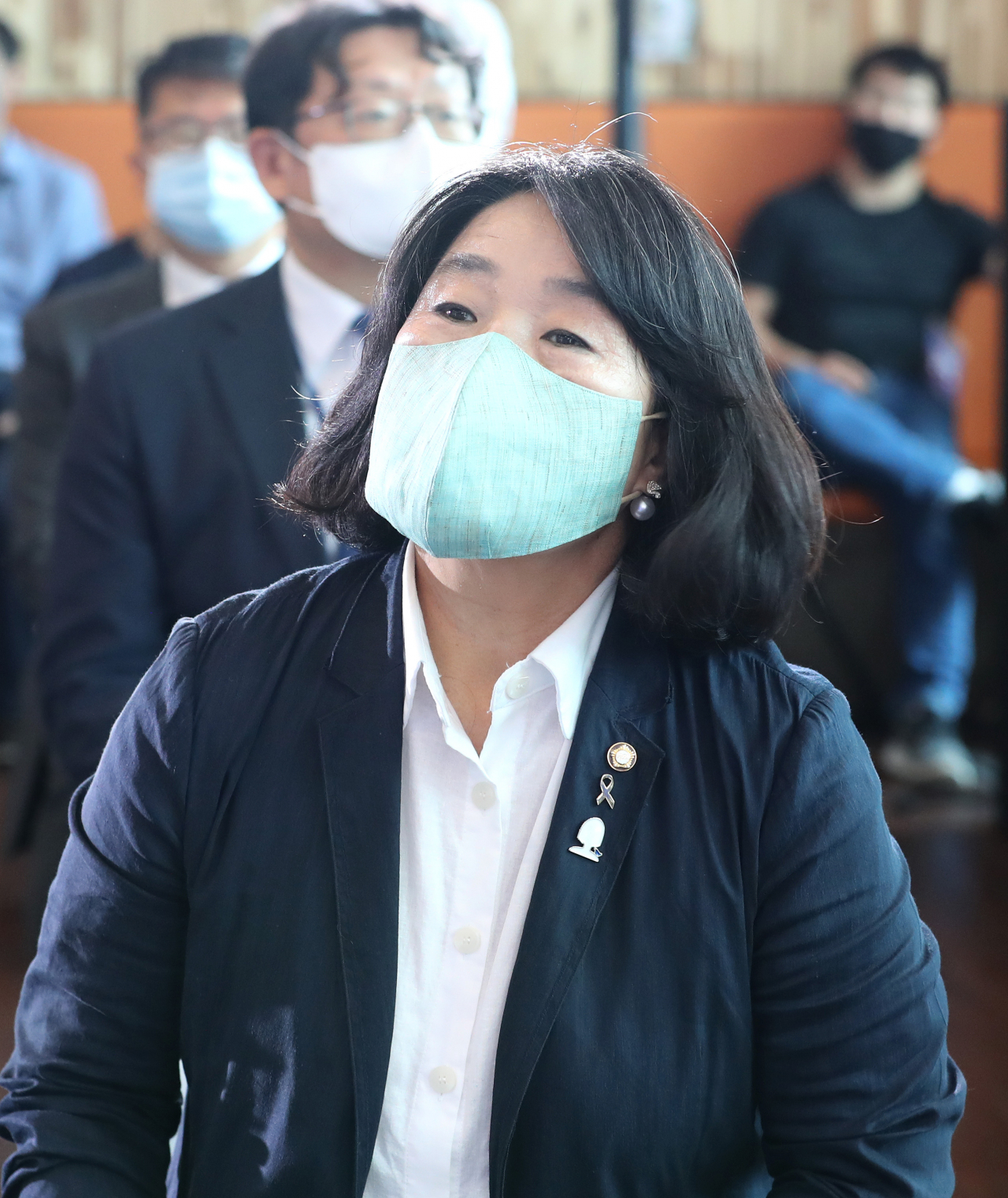 윤미향 무소속 의원이 지난달 13일 오후 세종시 반곡동 고용노동부 별관에서 열린 산업안전보건본부 출범식에 참석한 모습. [연합]
