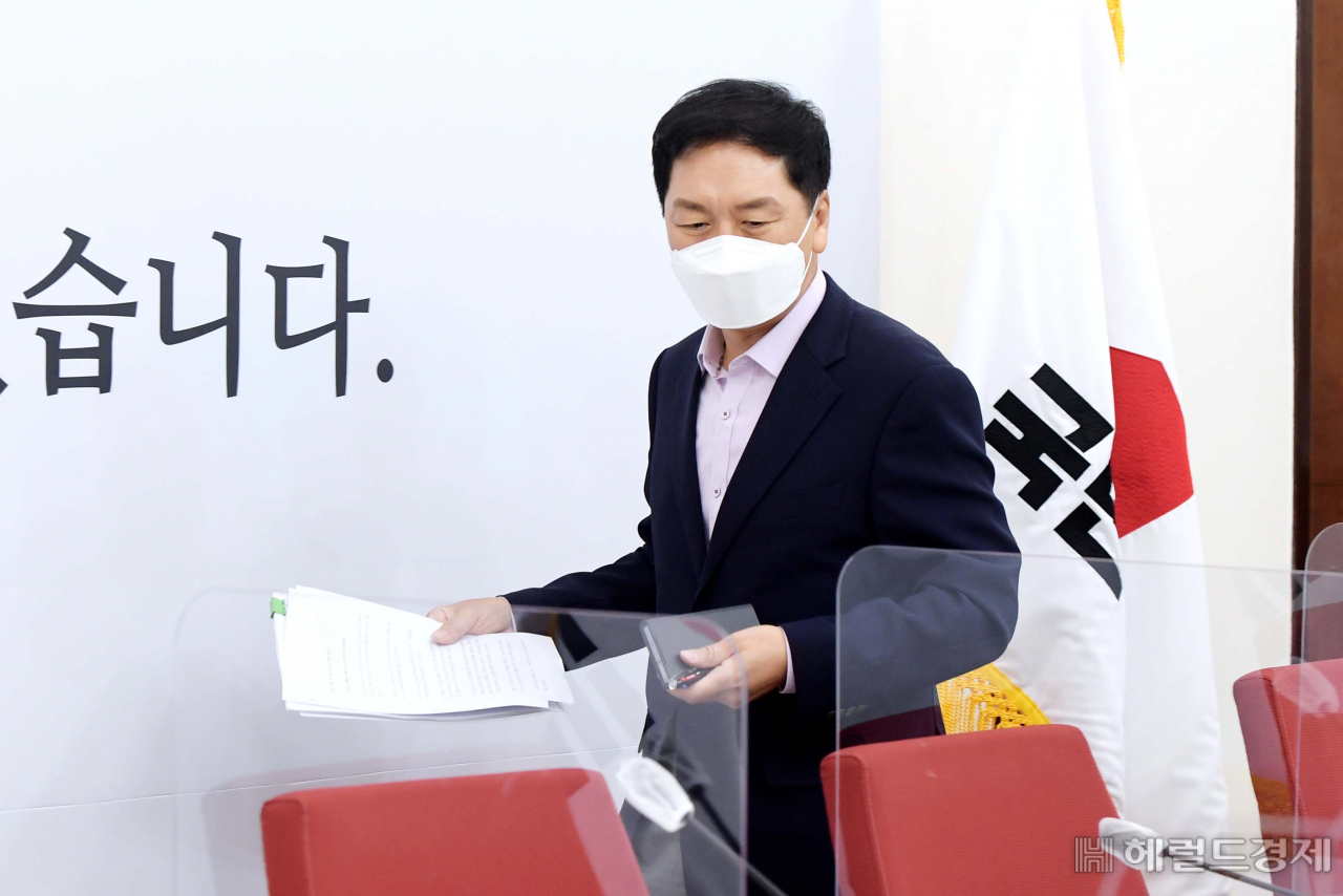 [헤럴드경제=이상섭 기자] 김기현 국민의힘 원내대표가 12일 오전 서울 여의도 국회에서 열린 최고위원 간담회에 참석하고 있다.
