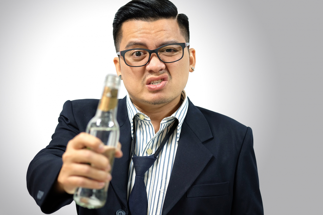 지난해 10월 편의점 앞에서 술을 마시던 A씨 등 남성 2명이 다문화가정 자녀에 “야, 코로나!” “얘네 불법체류자인지 조사해 봐” “남의 땅에 와서 피곤하게 산다” 등 혐오발언으로 인해 인천지법으로부터 각각 100만원 약식명령을 받았다. 이는 이주민에 대한 코로나19 관련 혐오발언이 모욕이라는 점을 법원이 인정한 첫 사례다. [123rf]