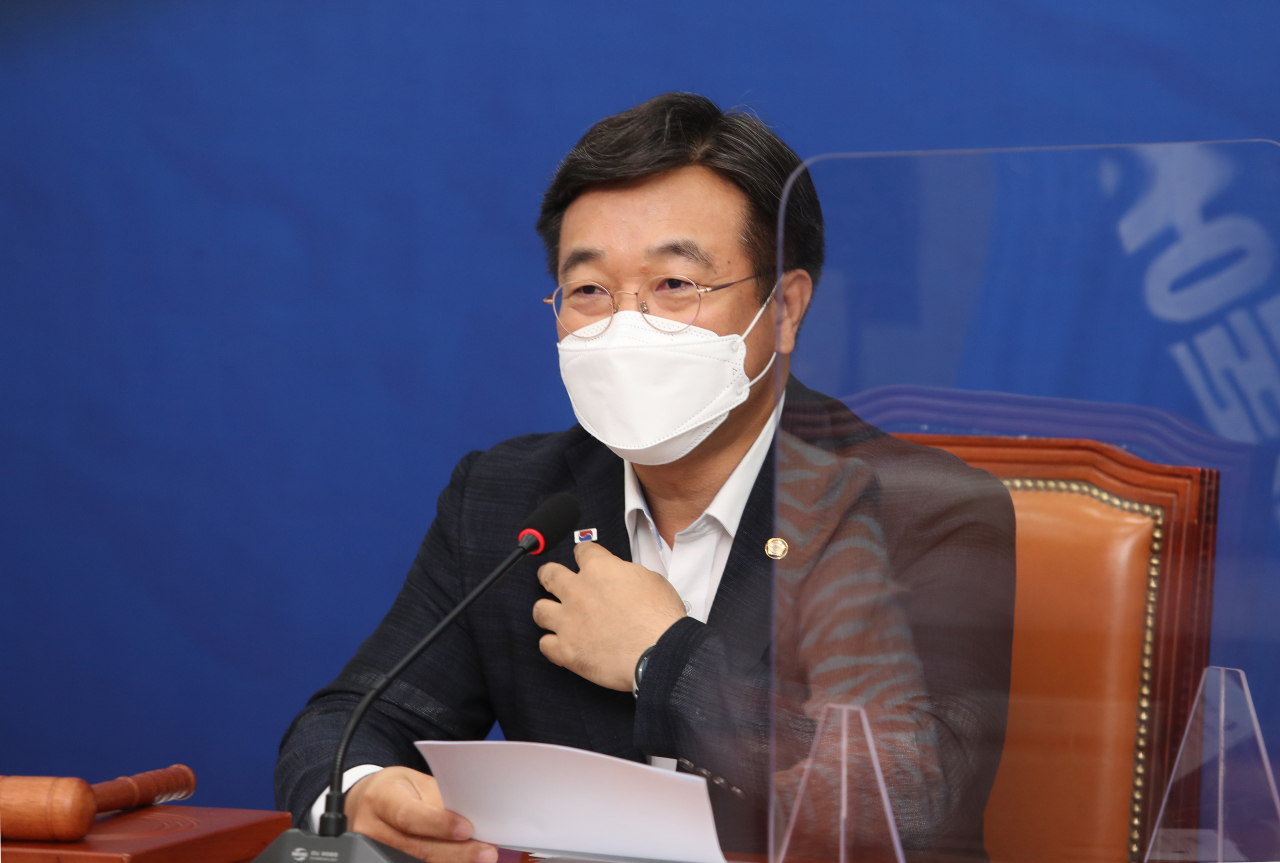더불어민주당 윤호중 원내대표가 13일 오전 서울 여의도 국회에서 열린 최고위원회의에서 발언하고 있다. 연합뉴스