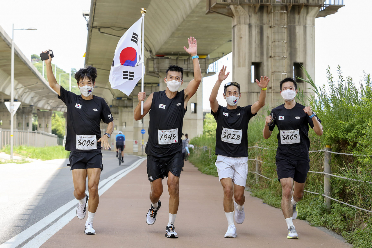 션과 한국해비타트가 비대면 기부 마라톤 ‘2021 버츄얼 815런’ [YG엔터테인먼트 제공]