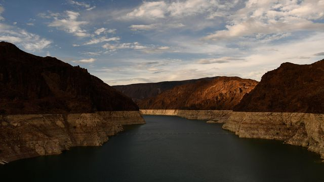 미국 최대 저수지인 콜로라도강 미드호(Lake Mead)의 모습. [AFP]