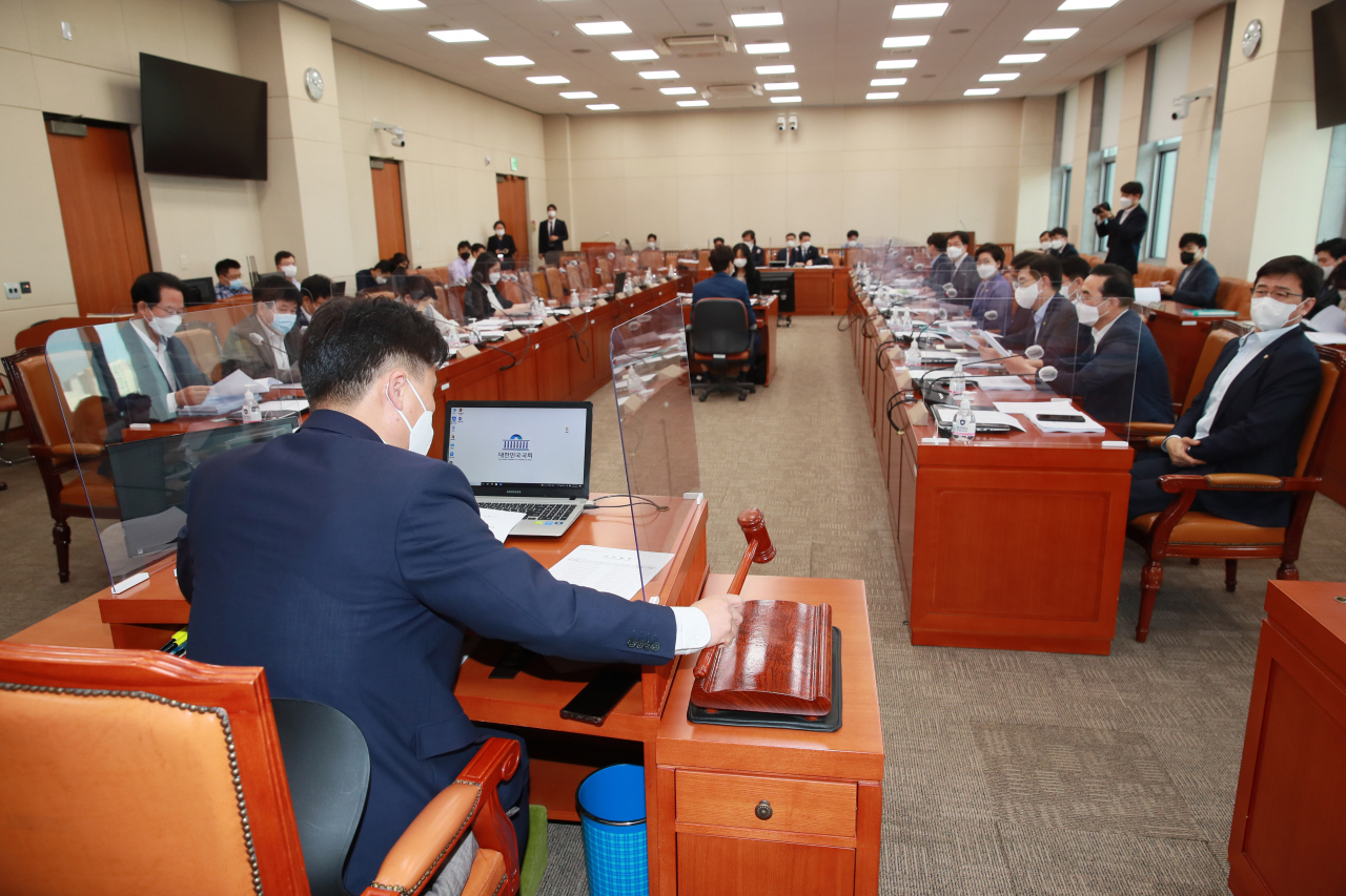 19일 서울 여의도 국회에서 기획재정위원회 조세소위원회가 열렸다. [연합]