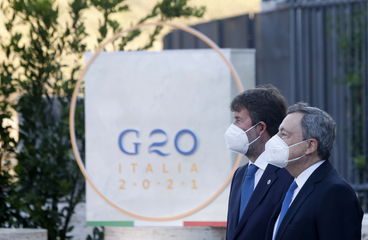 마리오 드라기 이탈리아 총리가 지난달 말 열린 G20 문화부 장관 회의에 참석하고 있다. [AP]