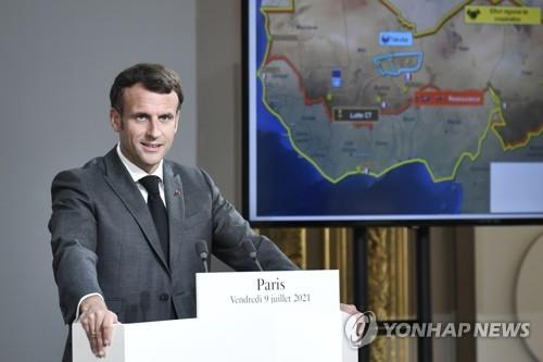 지난 2월 G5 사헬국가와 화상 정상회의에서 발언하는 마크롱 프랑스 대통령[EPA]