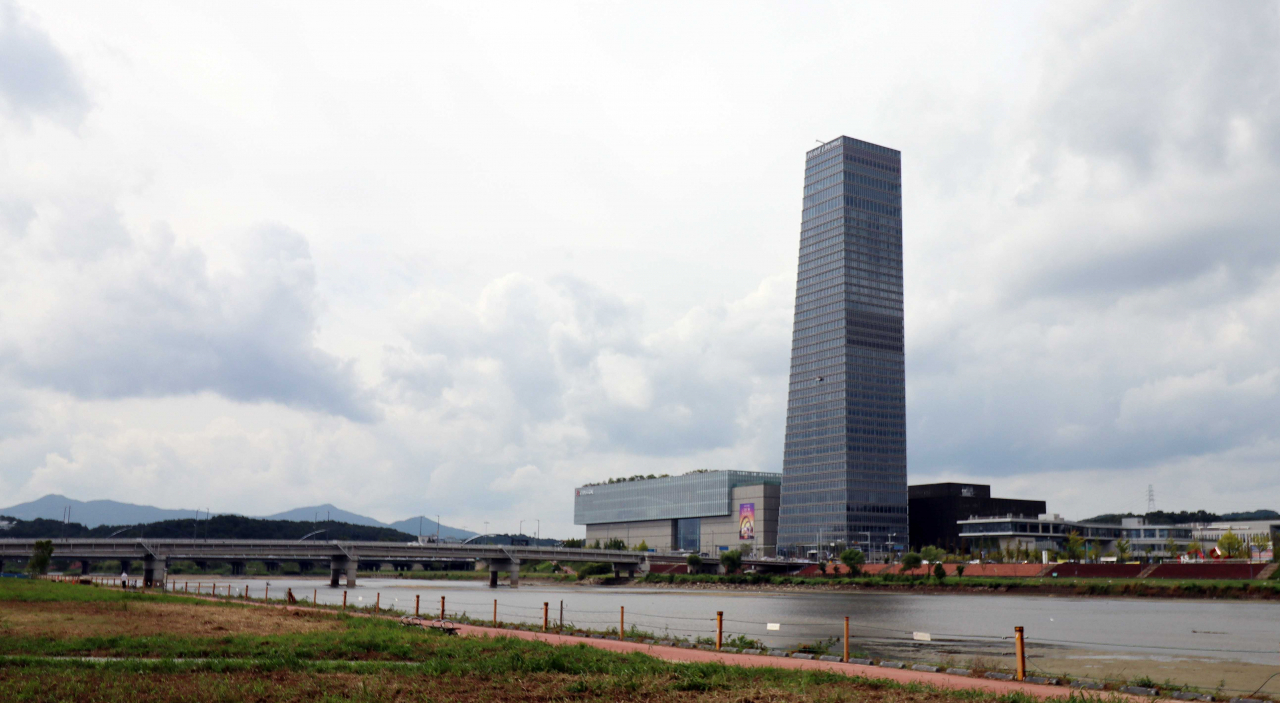 신세계백화점의 13번째 점포 ‘대전신세계 아트 앤 사이언스(Art & Science)’가 오는 27일 문을 연다.[신세계백화점 제공]
