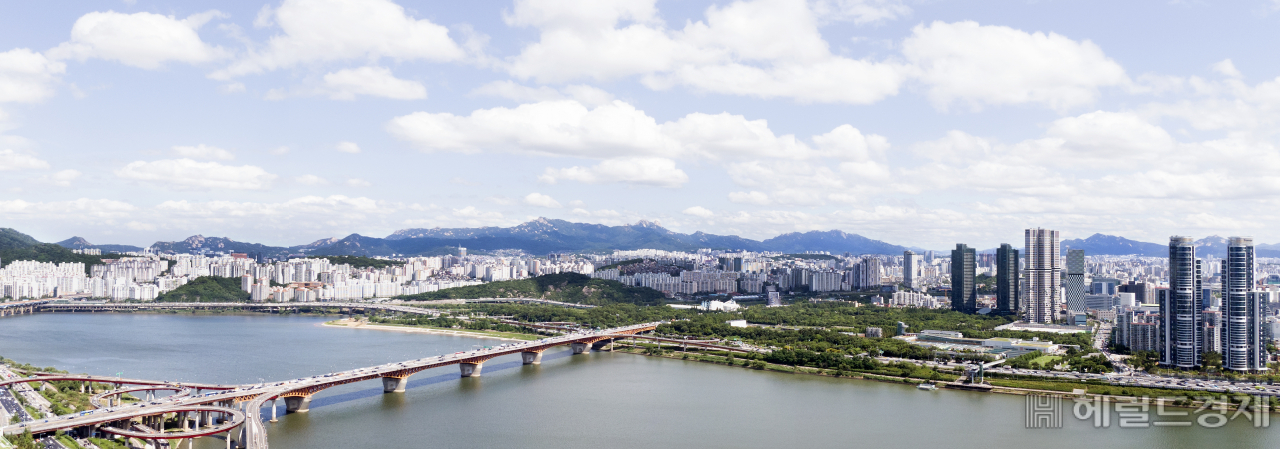 한강 이남 쪽에서 바라 본 성동구의 모습. [성동구 제공]