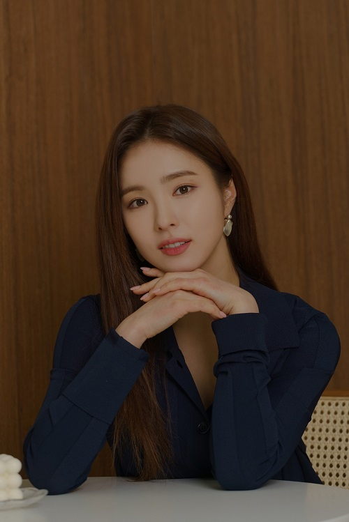 락앤락이 배우 신세경을 쿡웨어 브랜드 모델로 발탁했다. [락앤락 제공]
