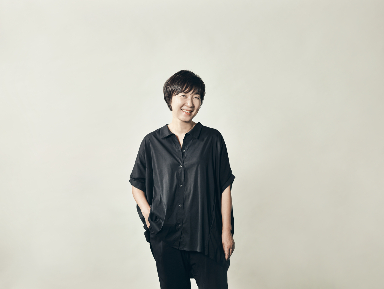 손인영 예술감독은 1985년부터 국립무용단에 입단해 7년간 단원으로 활동했고, 미국 유학을 통해 현대무용으로 ‘춤의 영역’을 확장했다. 다시 돌아온 이후 그는 꾸준히 국립무용단의 정체성과 방향성을 고민, ‘현대적 한국무용’이라는 해답을 찾았다. [국립극장, 황필주 제공]