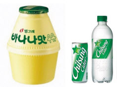 바나나맛 우유(왼쪽)와 칠성사이다.