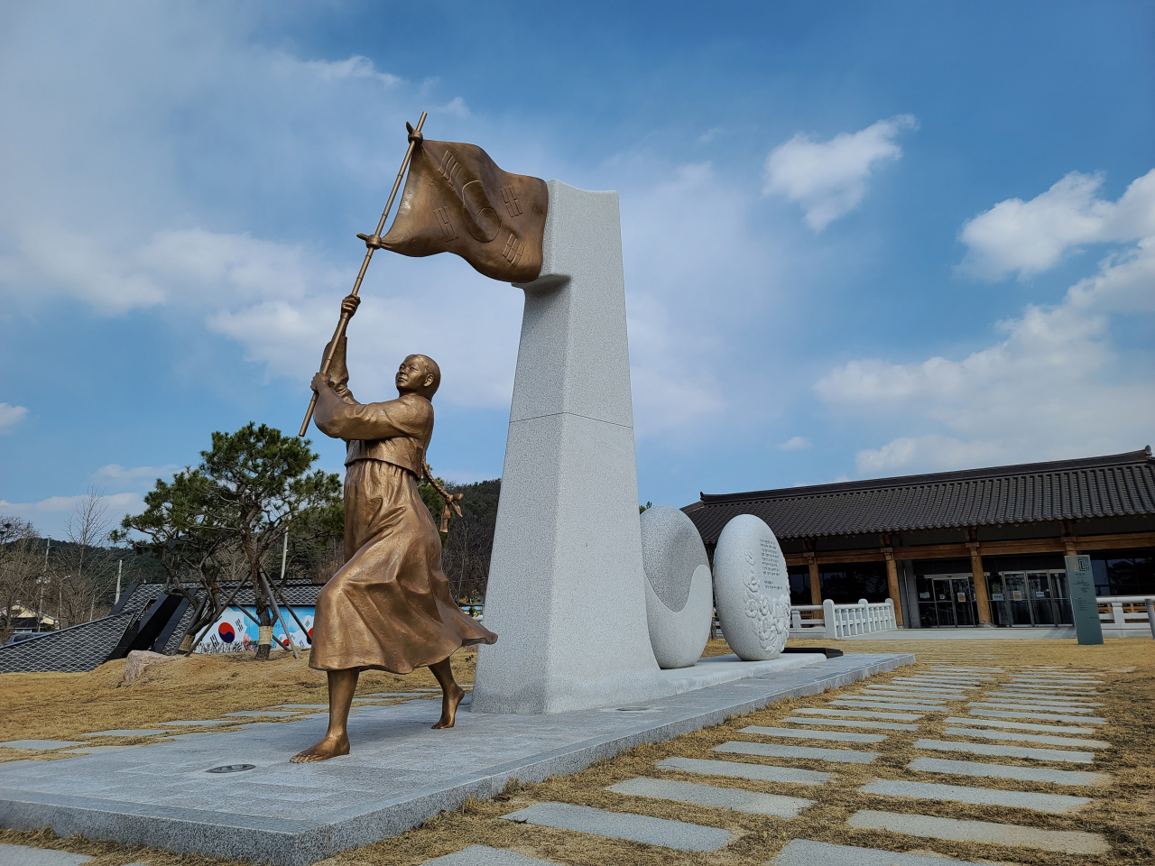 경북도독립운동기념관 독립운동조형물 모습.[경북도 제공]