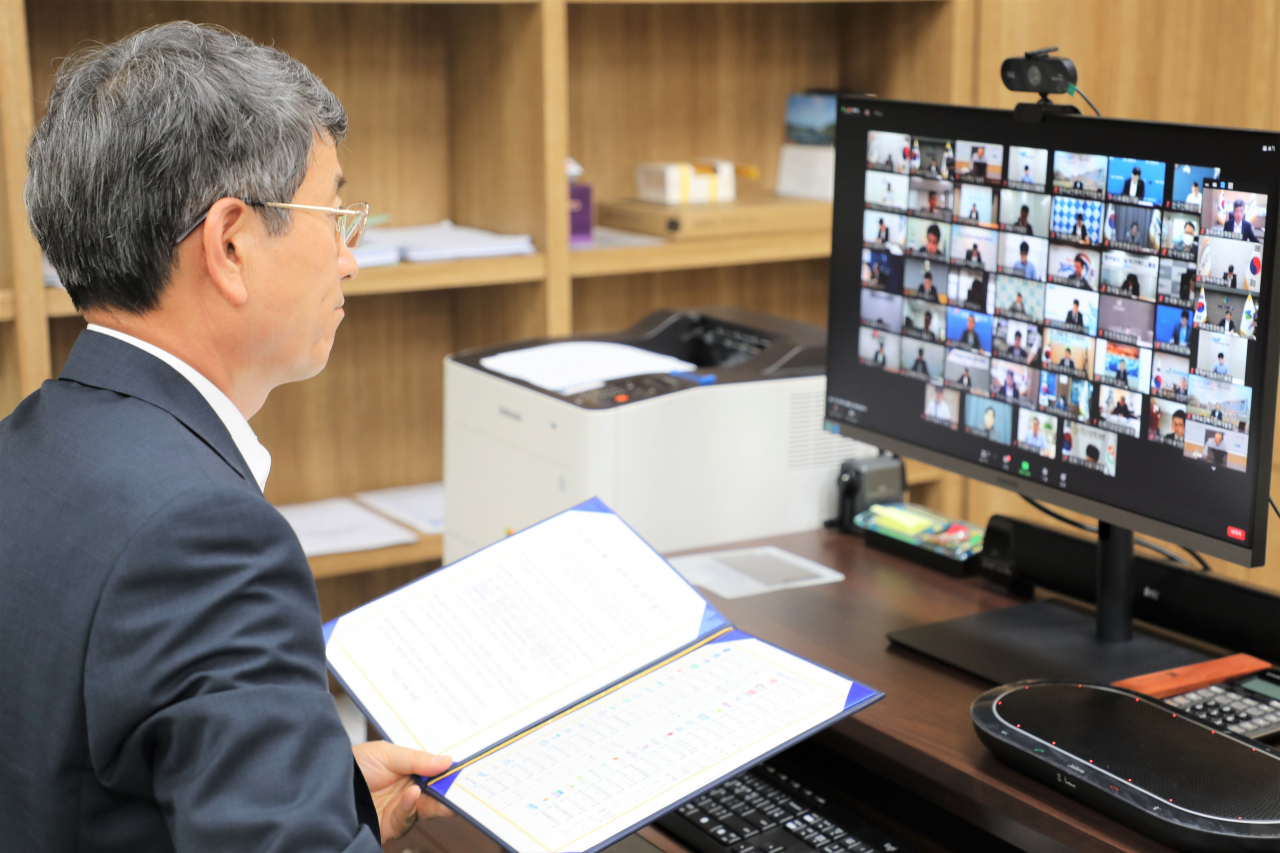 류광수 한국수목원정원관리원장(사진)이 27일 공공·민간 44개 기관과 온라인으로 K-테스트베드 업무협약을 체결했다.